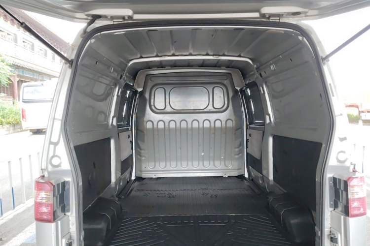 Used Jinbei Hiace X30 2020 1.5L Van Super-Enjoyment Model China VI Standard SWC15M Trunk