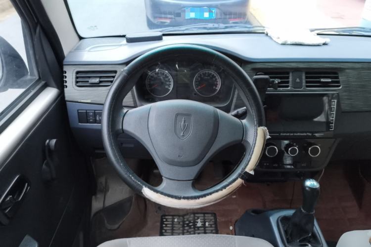 Used Jinbei Hiace X30 2020 1.5L Super-Comfortable Version China VI Standard SWC15M Steering Wheel