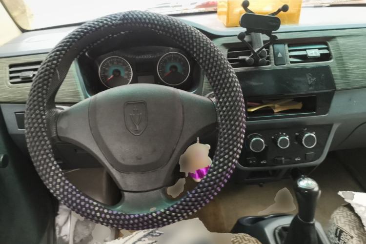 Used Jinbei Hiace X30 2020 1.5L Super-Comfortable Version China VI Standard SWC15M Steering Wheel
