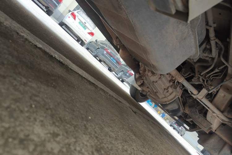Used Jinbei Hiace X30 2020 1.5L Super-Comfortable Version China VI Standard SWC15M Chassis Rear Right