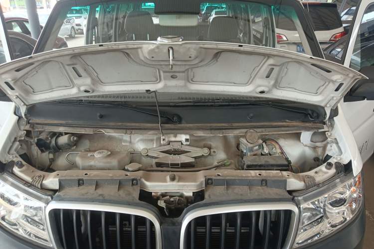 Used Jinbei Hiace X30 2020 1.5L Super-Comfortable Version China VI Standard SWC15M Engine Bay