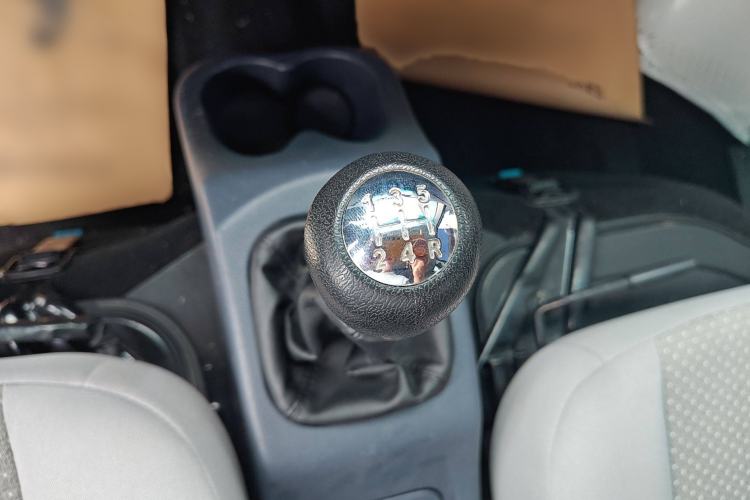 Used Jinbei Hiace X30 2020 1.5L Super-Comfortable Version China VI Standard SWC15M Gear Lever