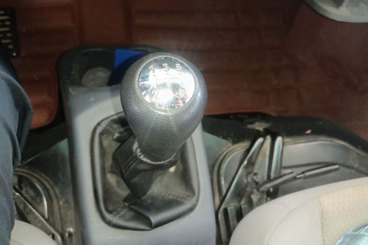 Used Jinbei Hiace X30 2020 1.5L Super-Comfortable Version China VI Standard SWC15M Gear Lever