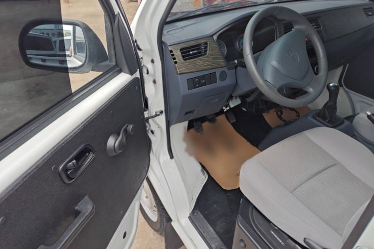 Used Jinbei Hiace X30 2020 1.5L Super-Comfortable Version China VI Standard SWC15M Interior 2