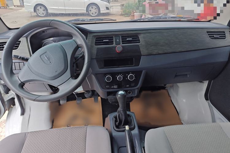 Used Jinbei Hiace X30 2020 1.5L Super-Comfortable Version China VI Standard SWC15M Interior 3