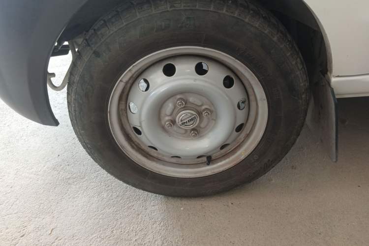 Used Jinbei Hiace X30 2020 1.5L Super-Comfortable Version China VI Standard SWC15M Left Front Wheel Hub