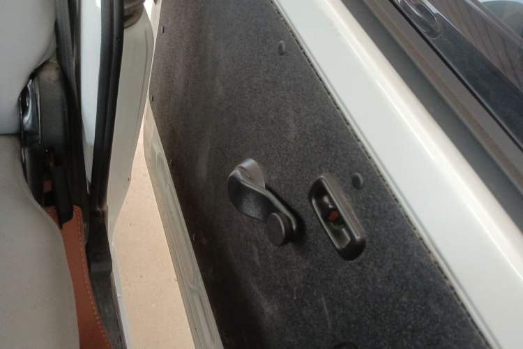Used Jinbei Hiace X30 2020 1.5L Super-Comfortable Version China VI Standard SWC15M Left Rear Door Interior
