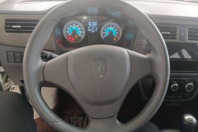 Used Jinbei Hiace X30 2020 1.5L Super-Comfortable Version China VI Standard SWC15M Steering Wheel