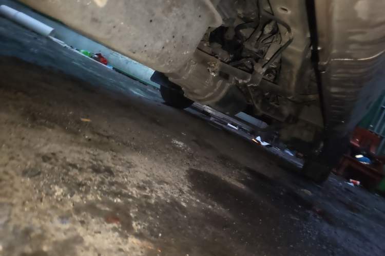 Used Jinbei Hiace X30 2020 1.5L Super-Comfortable Version China VI Standard SWC15M Chassis Rear Right