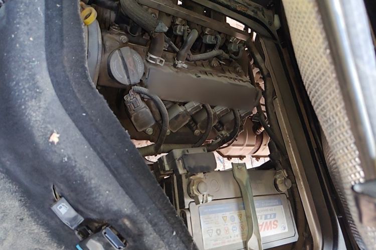 Used Jinbei Hiace X30 2020 1.5L Van Super-Enjoyment Model China VI Standard SWC15M Engine Bay