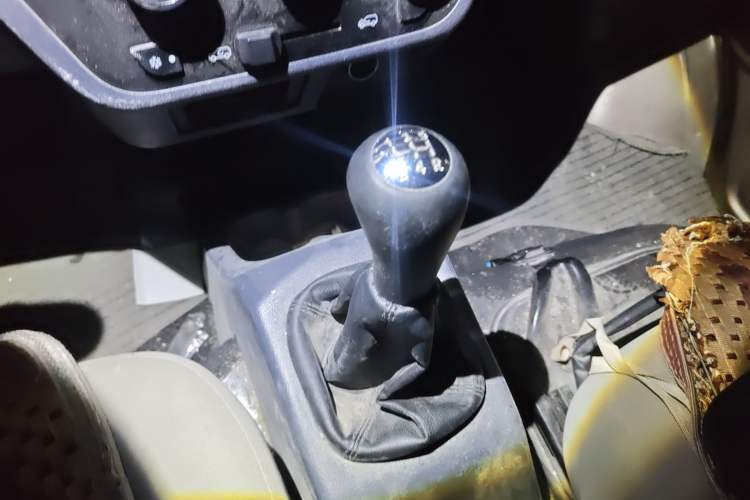 Used Jinbei Hiace X30 2020 1.5L Super-Comfortable Version China VI Standard SWC15M Gear Lever