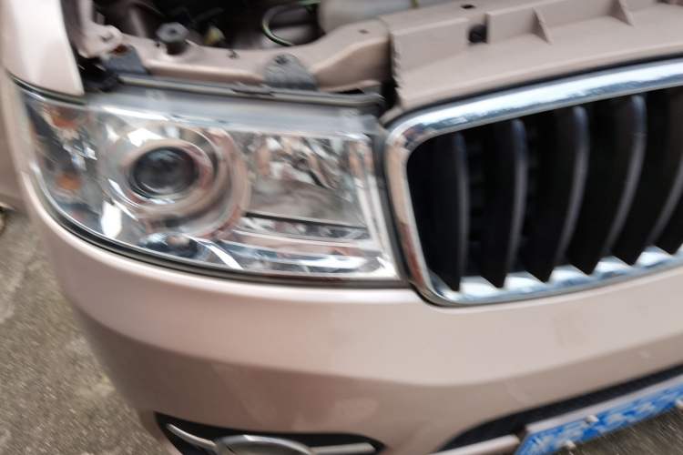 Used Jinbei Hiace X30 2020 1.5L Van Super-Enjoyment Model China VI Standard SWC15M Right Front Headlight