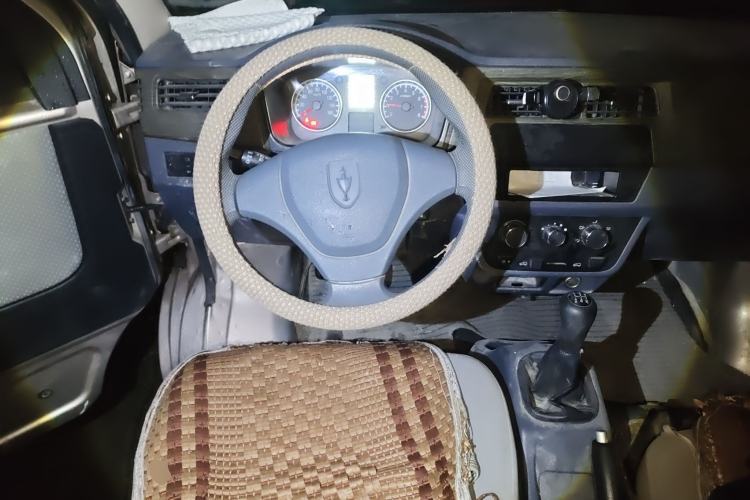 Used Jinbei Hiace X30 2020 1.5L Super-Comfortable Version China VI Standard SWC15M Steering Wheel