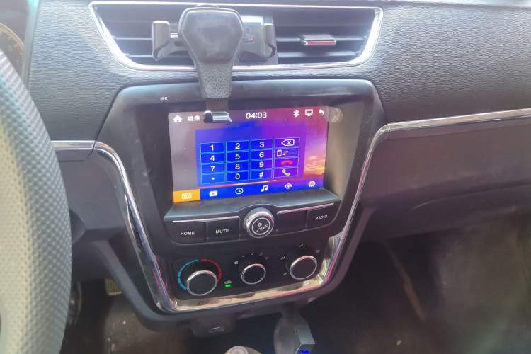 Used Jinbei Hiace X30 2021 1.5L Comfort Model Base Version (No Air Conditioning) Van China VI Standard SWC15M Audio And AC Panel