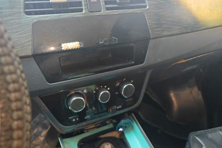Used Jinbei Hiace X30 2021 1.5L Standard Version Air-Conditioner-Free Van China VI Emission Standard SWC15M Audio And AC Panel