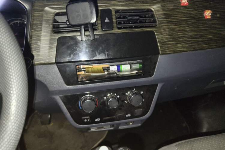 Used Jinbei Hiace X30 2021 1.5L Wealthy Single-Steaming Air-Conditioned Version Bus China VI Standard SWC15M Audio And AC Panel