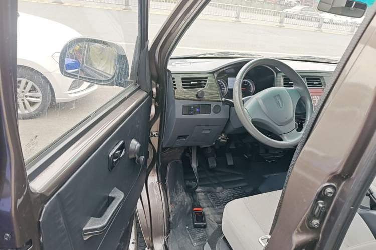 Used Jinbei Hiace X30 2021 1.5L Wealthy Edition Bus China VI Standard SWC15M Driver Seat