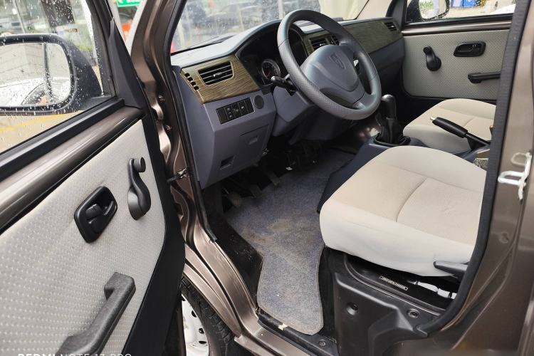 Used Jinbei Hiace X30 2021 1.5L Standard Version Air-Conditioning-Free Bus China VI Emission Standard SWC15M Interior 4