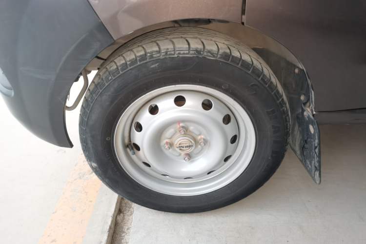 Used Jinbei Hiace X30 2021 1.5L Wealthy Edition Bus China VI Standard SWC15M Left Front Wheel Hub