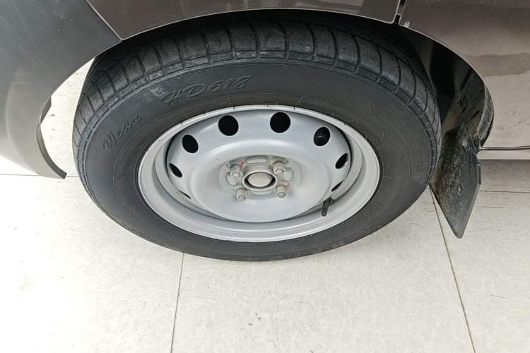 Used Jinbei Hiace X30 2021 1.5L Wealthy Edition Bus China VI Standard SWC15M Left Front Wheel Hub