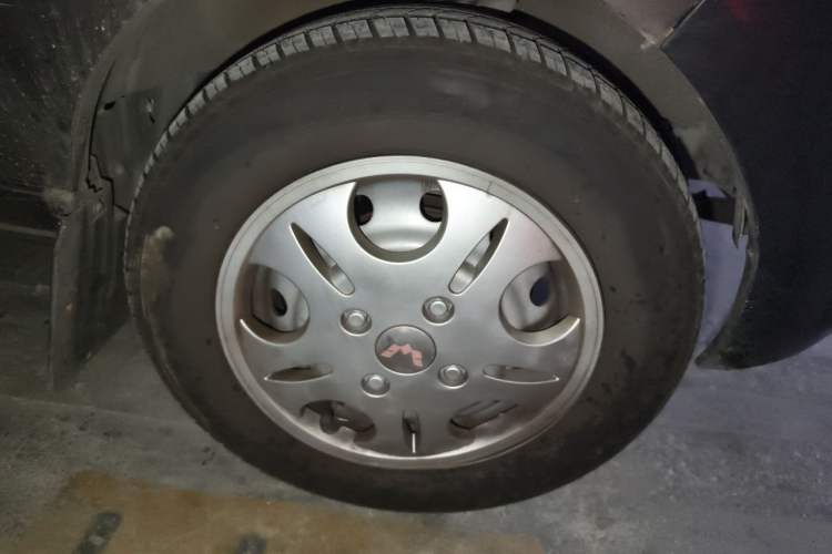 Used Jinbei Hiace X30 2021 1.5L Wealthy Single-Steaming Air-Conditioned Version Bus China VI Standard SWC15M Right Front Wheel Hub