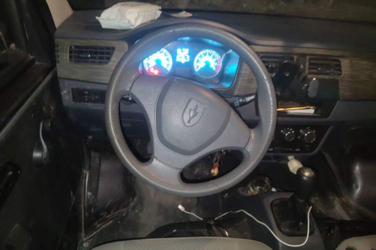 Used Jinbei Hiace X30 2021 1.5L Wealthy Single-Steaming Air-Conditioned Version Bus China VI Standard SWC15M Steering Wheel