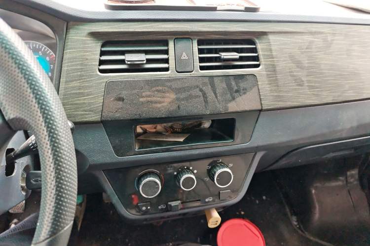 Used Jinbei Hiace X30 2021 1.5L Wealthy Edition Bus China VI Standard SWC15M Audio And AC Panel