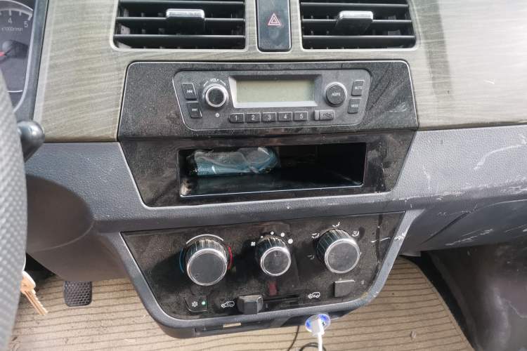 Used Jinbei Hiace X30 2021 1.5L Standard Version Air-Conditioning-Free Bus China VI Emission Standard SWC15M Audio And AC Panel