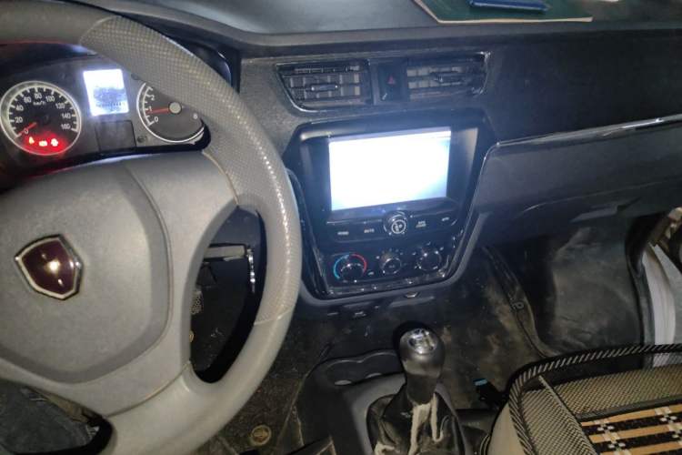 Used Jinbei Hiace X30 2021 1.5L Comfort Model Base Version (No Air Conditioning) Van China VI Standard SWC15M Audio And AC Panel