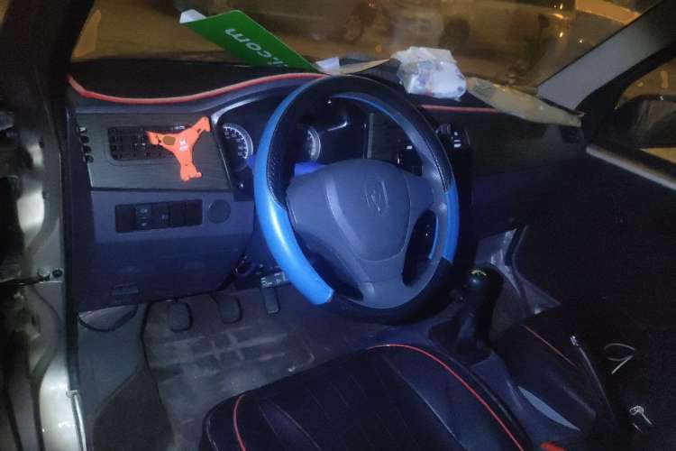 Used Jinbei Hiace X30 2021 1.5L Comfort Plus Central Air-Conditioned Van China VI Standard SWC15M Center Console