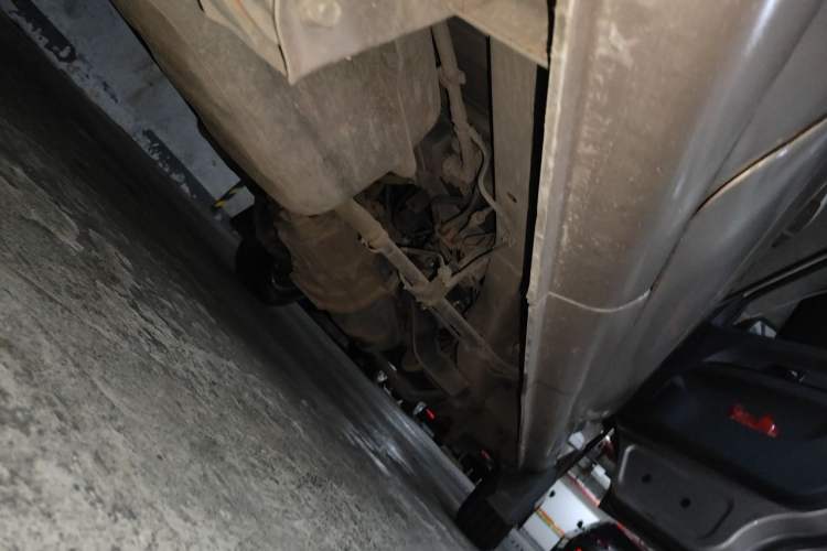 Used Jinbei Hiace X30 2021 1.5L Comfort Model Base Version (No Air Conditioning) Van China VI Standard SWC15M Chassis Rear Right