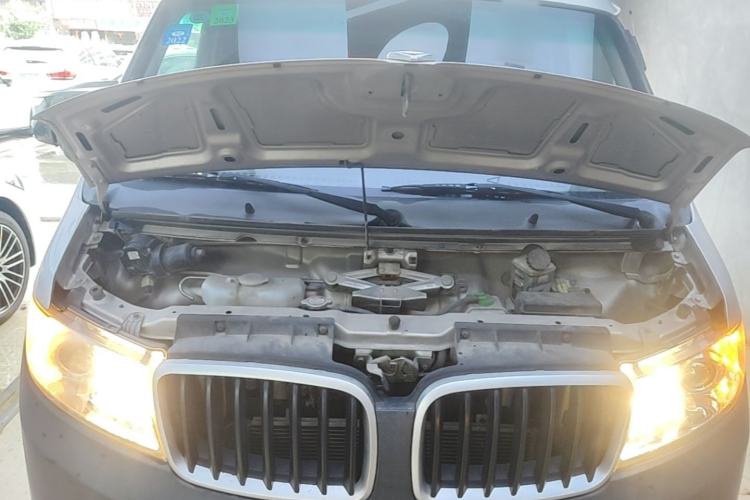 Used Jinbei Hiace X30 2021 1.5L Wealthy Van China VI Standard SWC15M Engine Bay