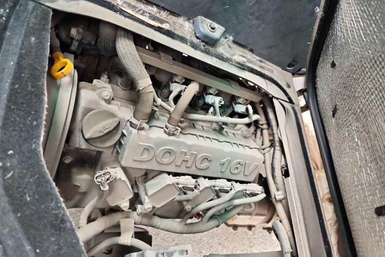 Used Jinbei Hiace X30 2021 1.5L Wealthy Edition Bus China VI Standard SWC15M Engine Bay Left