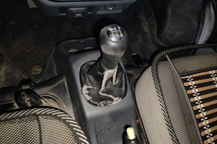 Used Jinbei Hiace X30 2021 1.5L Comfort Model Base Version (No Air Conditioning) Van China VI Standard SWC15M Gear Lever