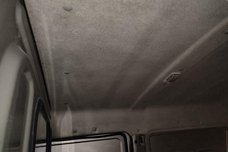Used Jinbei Hiace X30 2021 1.5L Comfort Model Base Version (No Air Conditioning) Van China VI Standard SWC15M Headliner