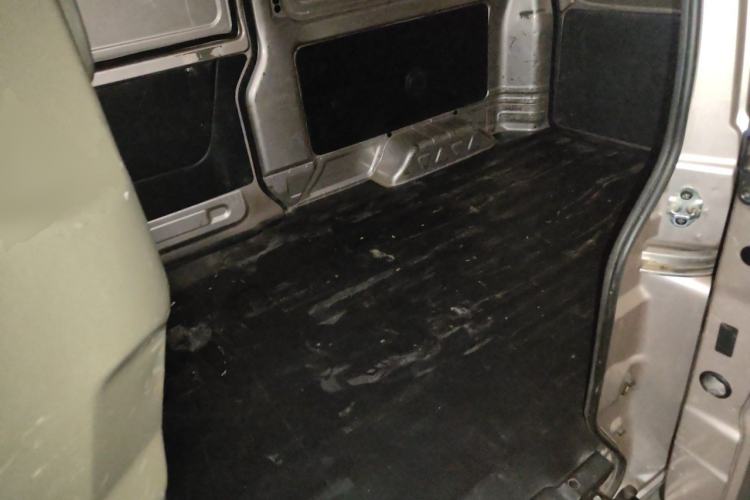 Used Jinbei Hiace X30 2021 1.5L Comfort Model Base Version (No Air Conditioning) Van China VI Standard SWC15M Left Rear Seat