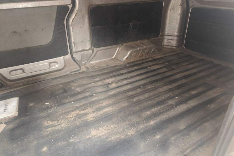 Used Jinbei Hiace X30 2021 1.5L Wealthy Single-Steaming Air-Conditioned Van China VI Standard SWC15M Left Rear Seat