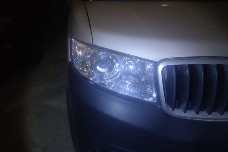 Used Jinbei Hiace X30 2021 1.5L Comfort Plus Central Air-Conditioned Van China VI Standard SWC15M Right Front Headlight