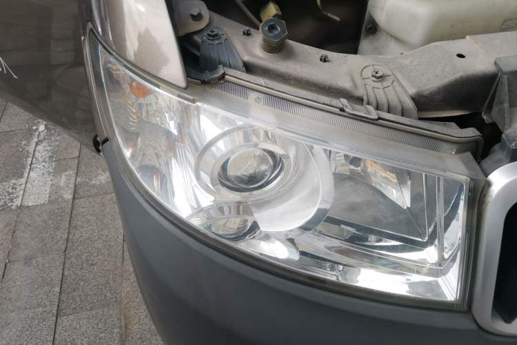 Used Jinbei Hiace X30 2021 1.5L Standard Version Air-Conditioning-Free Bus China VI Emission Standard SWC15M Right Front Headlight