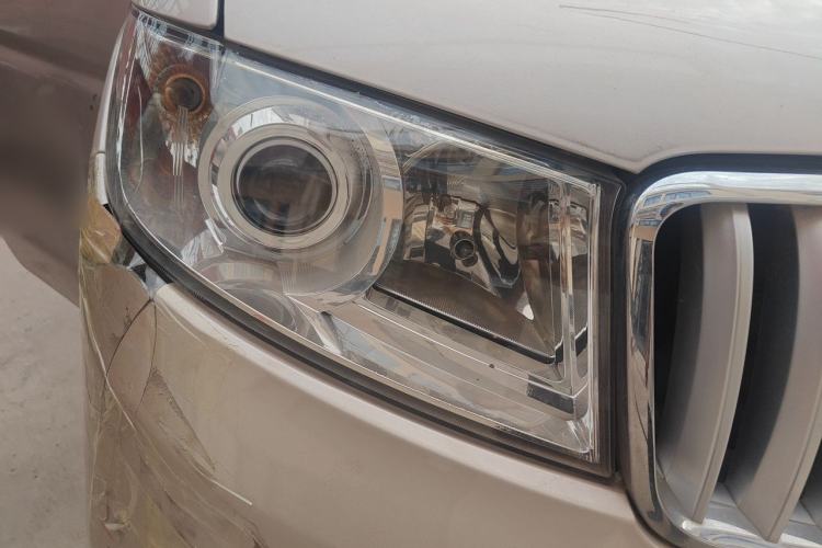 Used Jinbei Hiace X30 2021 1.5L Wealthy Single-Steaming Air-Conditioned Van China VI Standard SWC15M Right Front Headlight