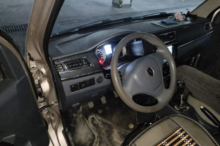 Used Jinbei Hiace X30 2021 1.5L Comfort Model Base Version (No Air Conditioning) Van China VI Standard SWC15M Steering Wheel