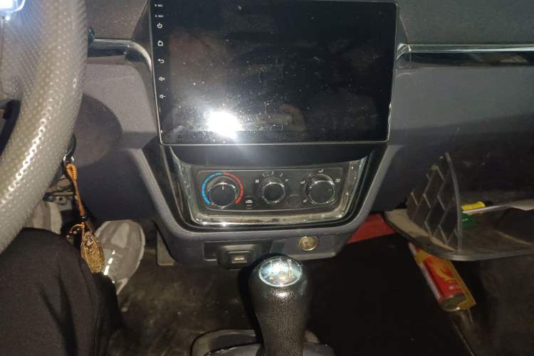 Used Jinbei Hiace X30 2021 1.5L Wealthy Van China VI Standard SWC15M Audio And AC Panel