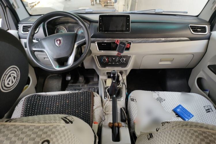 Used Jinbei Hiace X30 2021 1.5L Comfort Plus Central Air-Conditioned Van China VI Standard SWC15M Center Console