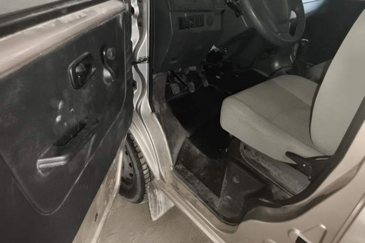 Used Jinbei Hiace X30 2021 1.5L Standard Version Air-Conditioner-Free Van China VI Emission Standard SWC15M Driver Seat
