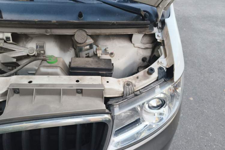 Used Jinbei Hiace X30 2021 1.5L Wealthy Edition Bus China VI Standard SWC15M Engine Bay Left