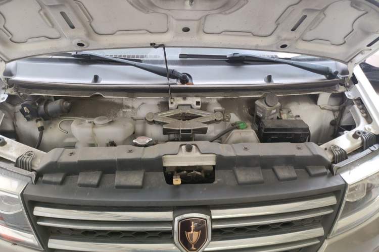 Used Jinbei Hiace X30 2021 1.5L Comfort Plus Central Air-Conditioned Van China VI Standard SWC15M Engine Bay