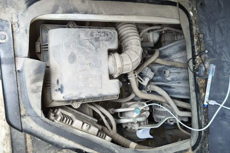 Used Jinbei Hiace X30 2021 1.5L Business-Class Central Air-Conditioned Coach China VI Standard Model SWC15M Engine Bay Right