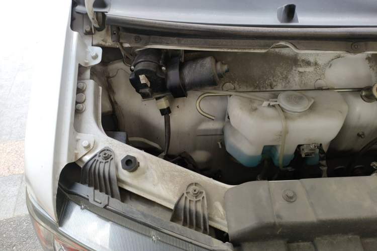 Used Jinbei Hiace X30 2021 1.5L Comfort Plus Central Air-Conditioned Van China VI Standard SWC15M Engine Bay Right
