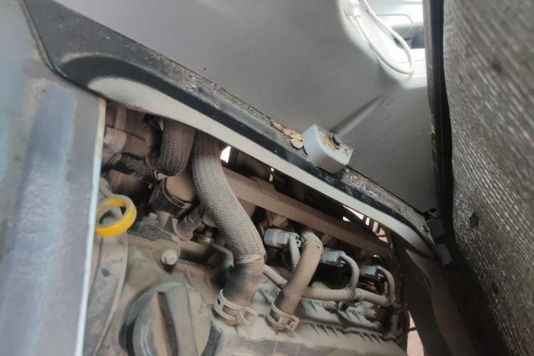 Used Jinbei Hiace X30 2021 1.5L Comfort Plus Central Air-Conditioned Van China VI Standard SWC15M Engine Bay Right