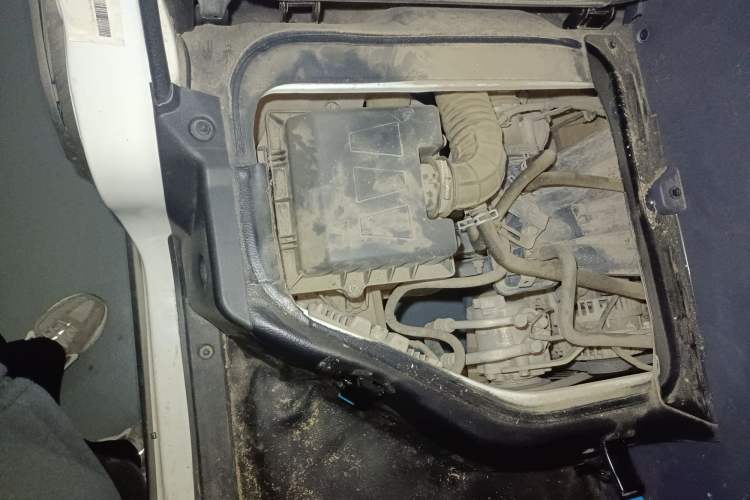 Used Jinbei Hiace X30 2021 1.5L Wealthy Van China VI Standard SWC15M Engine Bay Right